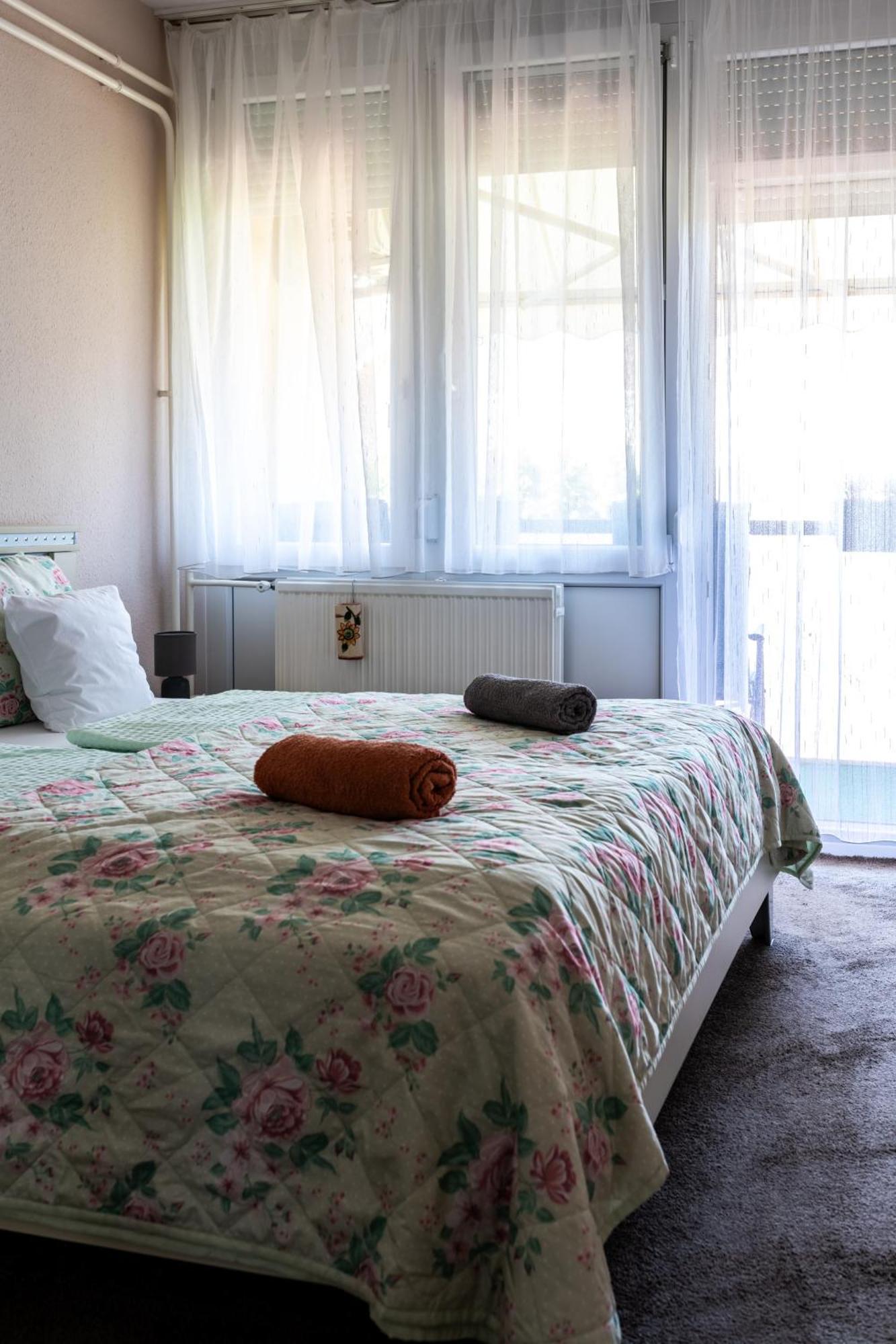 Flower Apartment Heviz Exterior photo